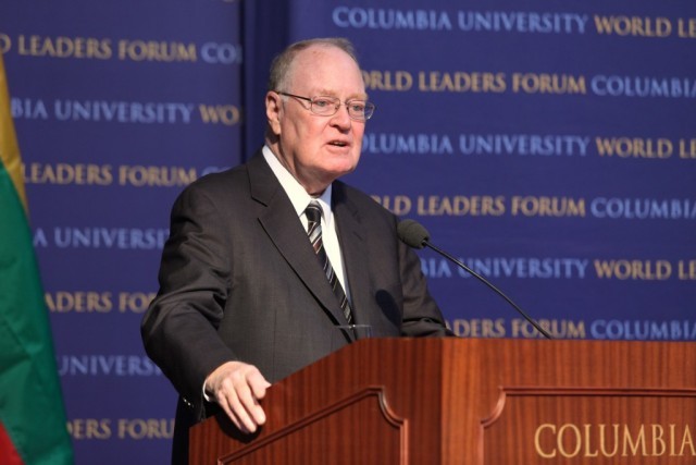John Coatsworth, Dean of the School of International and Public Affairs, welcomes Dalia Grybauskaitė, President of the Republic of Lithuania, to Columbia University’s World Leaders Forum on November 8, 2010. 