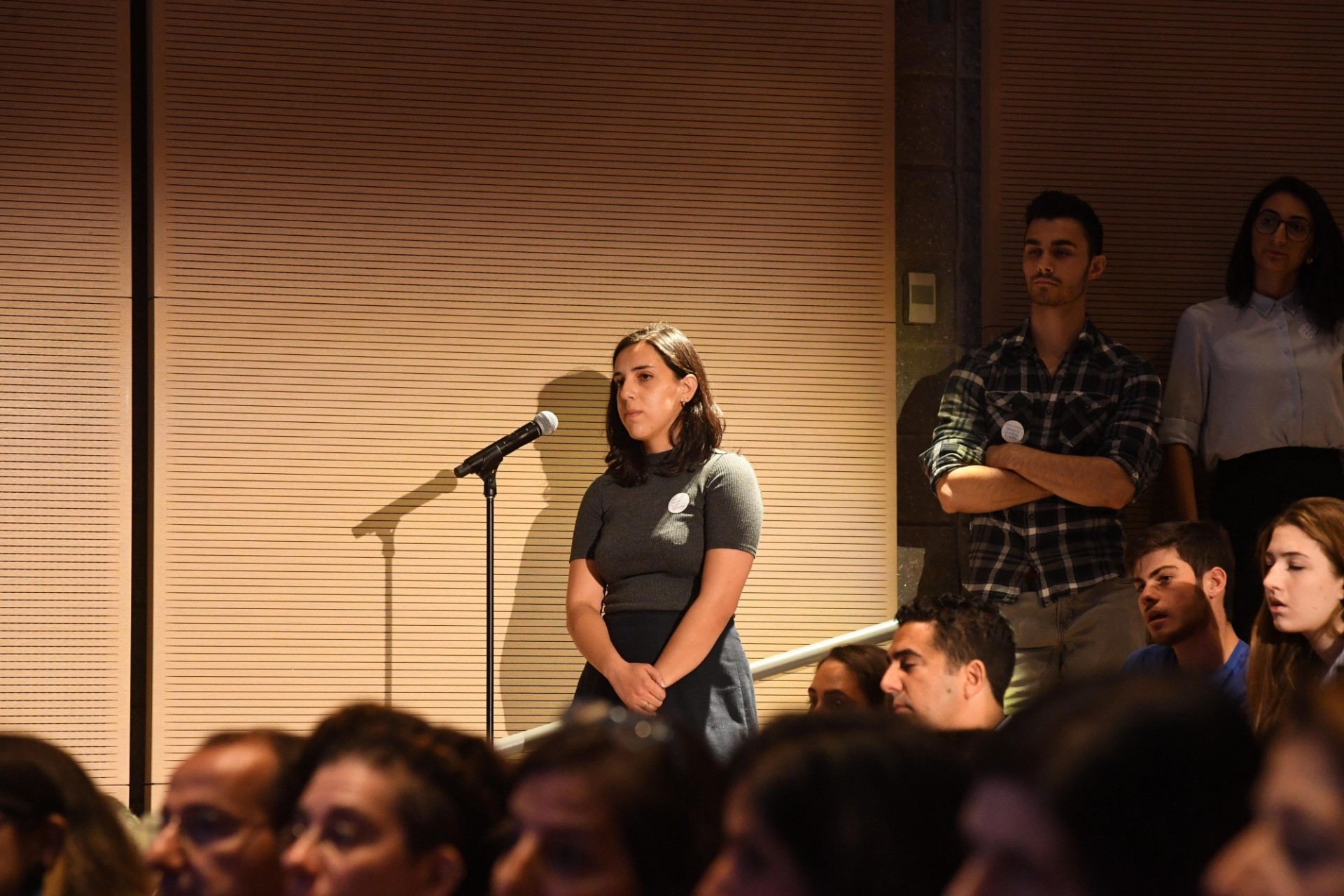 Columbia University students line up to ask Prime Minister Nikol Pashinyan of Armenia a question during the question and answer session.