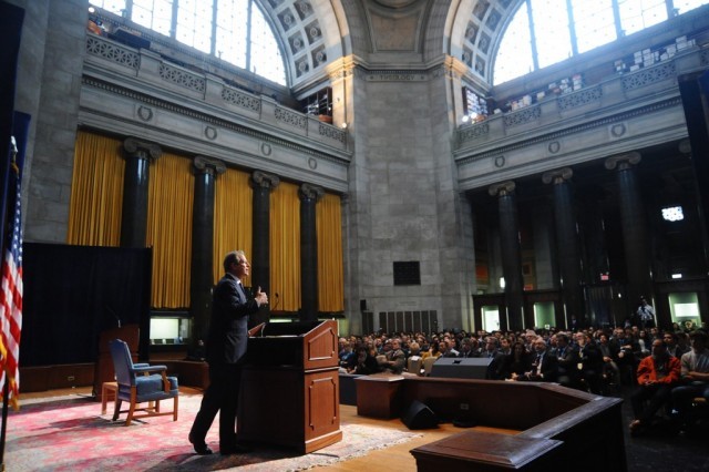 Al Gore delivers his address to a full house in the Rotunda of Low Memorial Library.