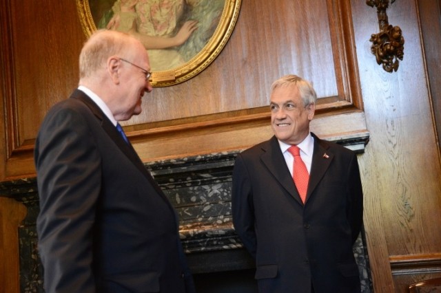 Provost Coatsworth welcomes His Excellency Sebastián Piñera, President of the Republic of Chile, to Columbia’s World Leaders Forum on September 23, 2013.