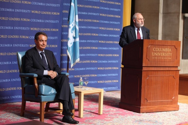 Joseph E. Stiglitz, University Professor; Chair of Committee on Global Thought, moderates a question and answer session with the audience following Prime Minister Zapatero’s address.