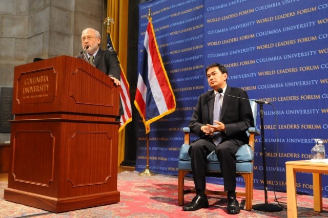 University Professor Joseph Stiglitz moderates a question and answer session with the audience following the Prime Minister’s address.