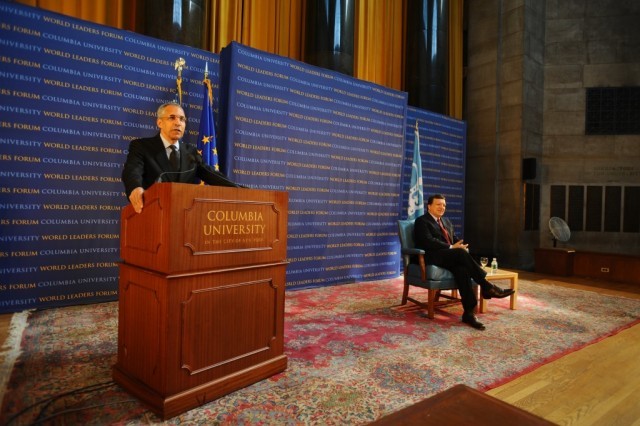 Provost Claude M. Steele introduces President of the European Commission, José Manuel Barroso.