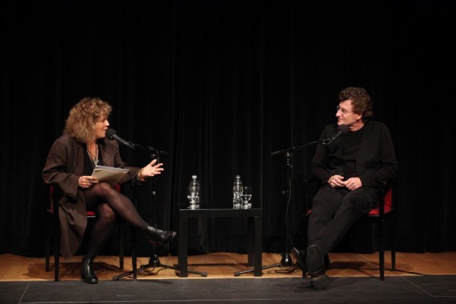 Dean Carol Becker and Alfredo Jaar in conversation. 