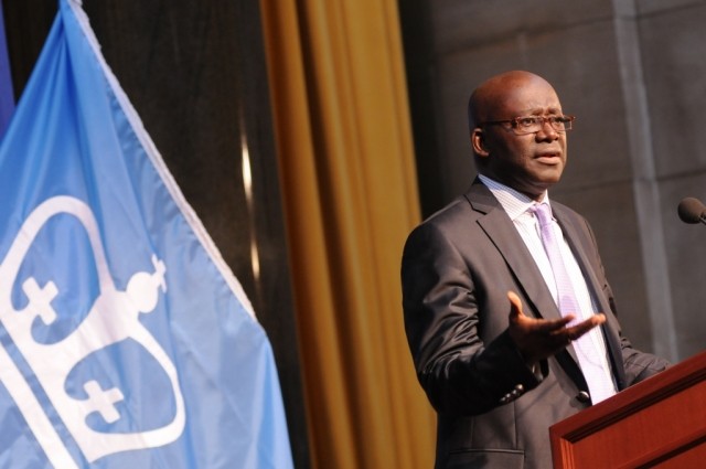 Mamadou Diouf, Director of Institute for African Studies, moderates the question and answer session with students in attendance.