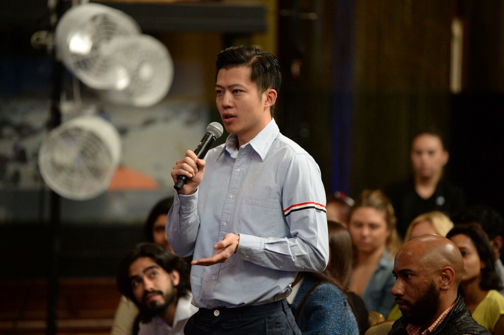 Columbia University students line up to ask Dr. Jim Yong Kim, President of the World Bank Group a question during the question and answer session.