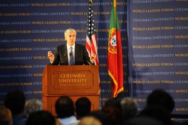 José Sócrates, Prime Minister of Portugal delivers his address titled "Energy Policy and the Portuguese New Growth Agenda", in the Rotunda of Low Memorial Library.